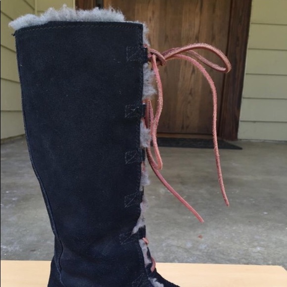 *SOLD* UGG Uptown Lace-Up Boots - Black - Picture 7 of 7